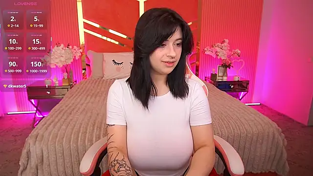 Miki Kivi online show from 12.20.25