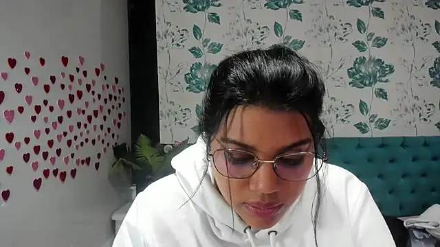 LindaBreeS online show from 01.26.25