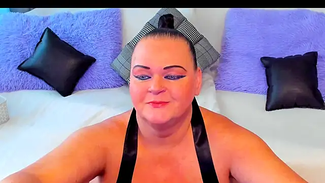 MilanaBiegert online show from 10.10.25