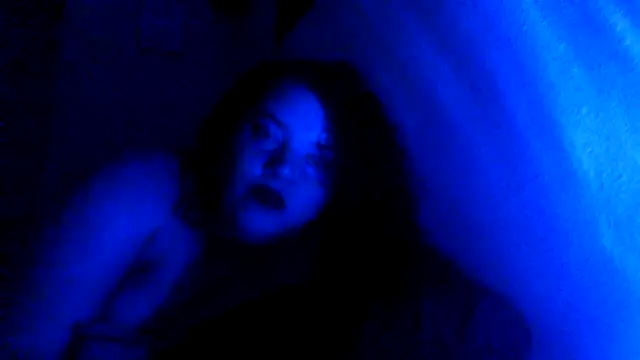 lolabun247 online show from 09.20.25