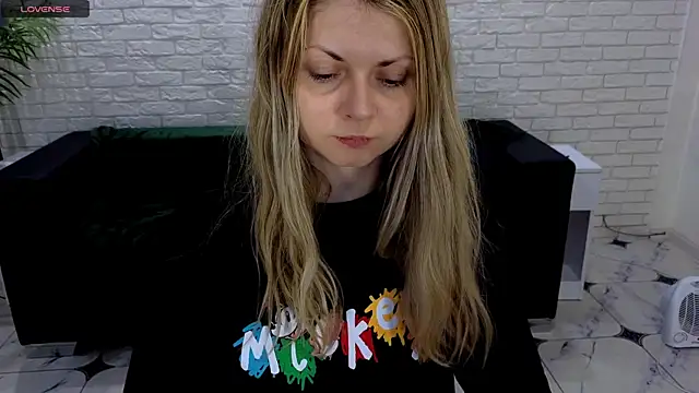 SmilingEmily  online show from 03.15.25