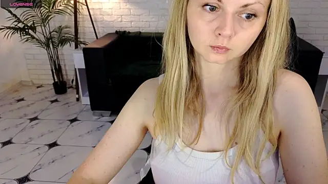 SmilingEmily  online show from 09.30.25