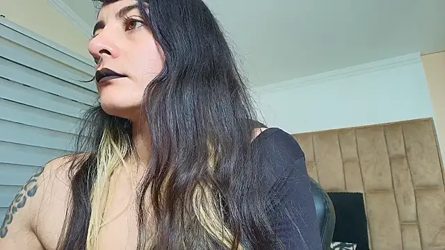 Snapshot of Naughty_Kittenm chatting on 03.11.26 Naughty Kittenm online show from 03.11.26