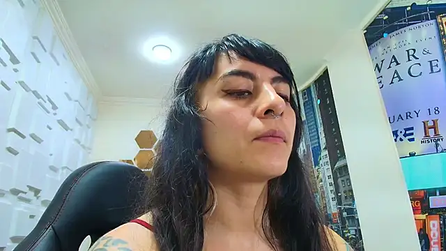 Snapshot of Naughty_Kittenm chatting on 04.01.26 Naughty Kittenm online show from 04.01.26