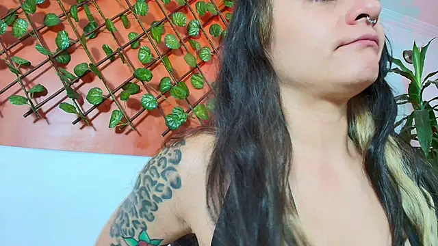 Snapshot of Naughty_Kittenm chatting on 04.10.26 Naughty Kittenm online show from 04.10.26