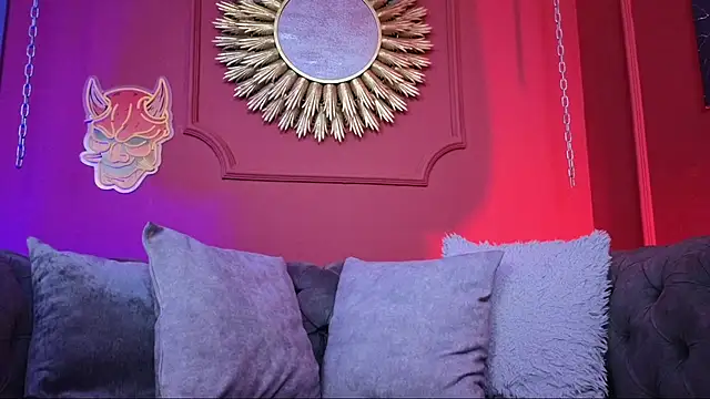 Julieta Russell online show from 11.07.25