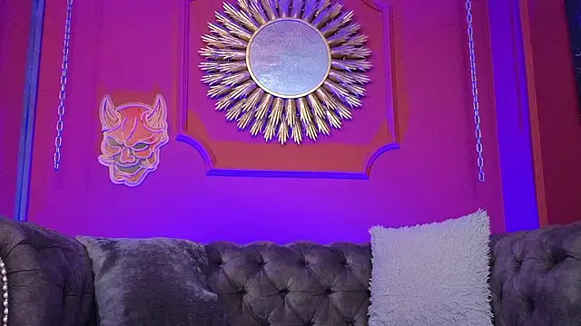 Julieta Russell online show from 01.09.26