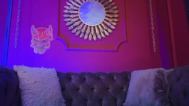 Julieta Russell online show from 02.07.26