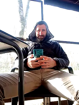 Snapshot of BZHsex chatting on 03.01.25 BZHsex online show from 03.01.25