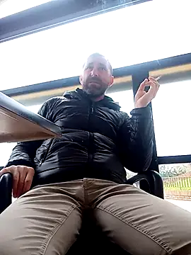 Snapshot of BZHsex chatting on 03.03.25 BZHsex online show from 03.03.25