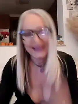 Snapshot of kikkastar chatting on 12.05.24 kikkastar online show from 12.05.24