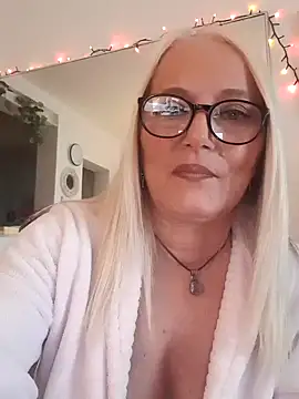 Snapshot of kikkastar chatting on 01.02.25 kikkastar online show from 01.02.25