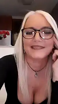 Snapshot of kikkastar chatting on 01.03.25 kikkastar online show from 01.03.25