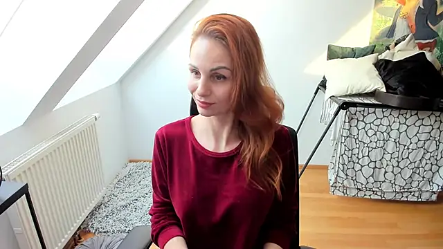 Mary Wet online show from 02.10.25