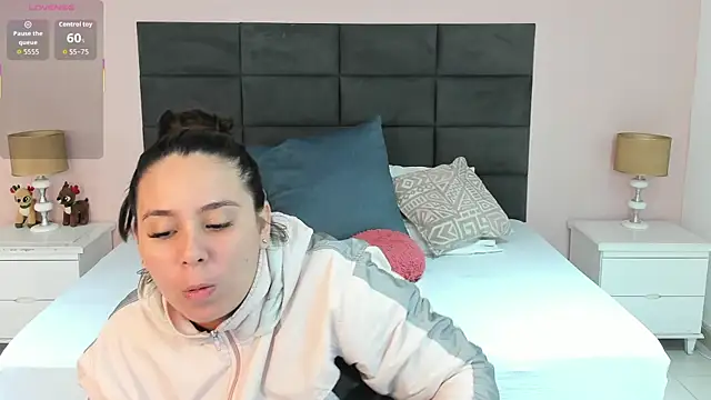 MadisonJenner online show from 12.22.25