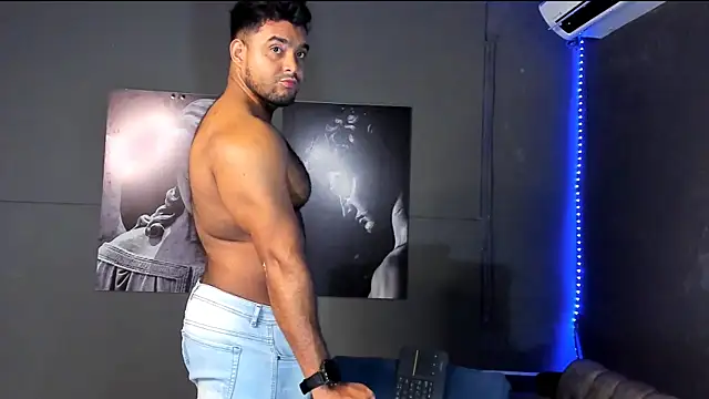 Big furry bear13 online show from 06.04.26