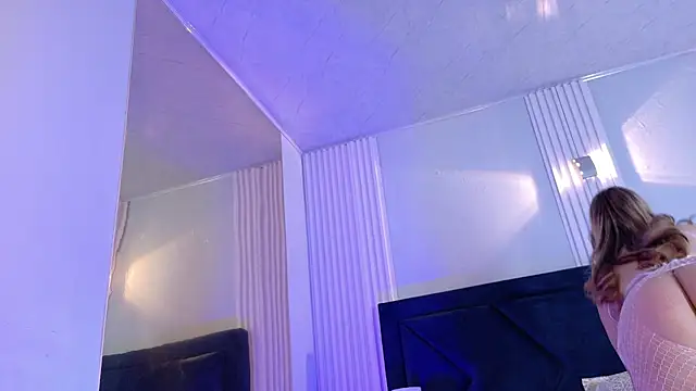 MollyCruz online show from 01.18.26