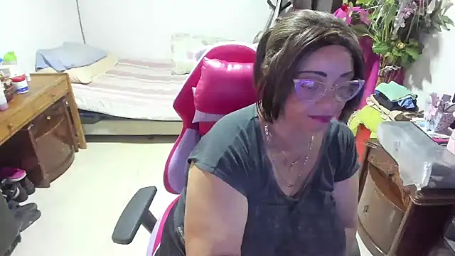 Mrs mommy  online show from 02.03.25