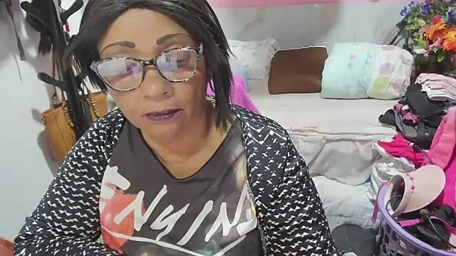 Snapshot of Mrs_mommy_ chatting on 06.07.26 Mrs mommy online show from 06.07.26