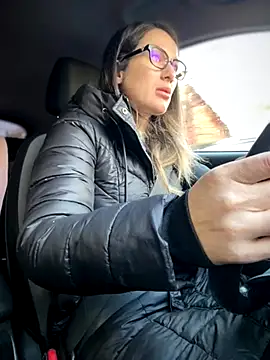 HotXMom online show from 11.24.25