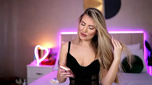 EvellineClaire online show from 03.10.26