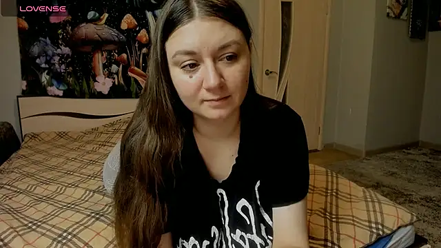 Snapshot of AlisaBacker chatting on 11.29.25 AlisaBacker online show from 11.29.25