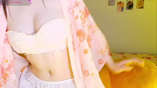 Snapshot of Embez-Damdang chatting on 01.11.25 Embez-Damdang online show from 01.11.25