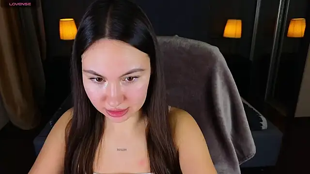 Snapshot of GIGI_BENNET chatting on 12.20.24 GIGI BENNET online show from 12.20.24