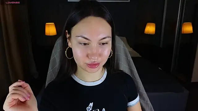 Snapshot of GIGI_BENNET chatting on 12.29.24 GIGI BENNET online show from 12.29.24