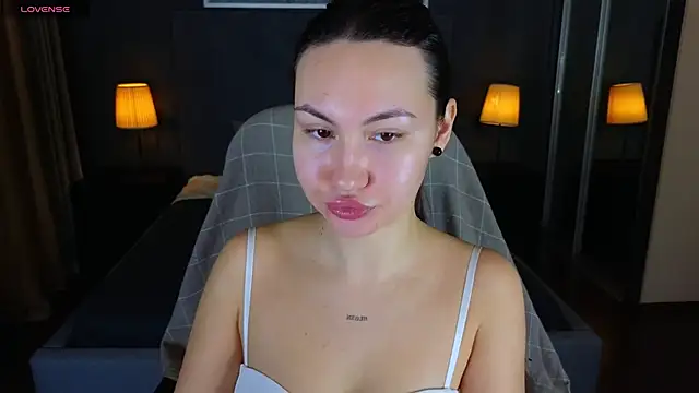 Snapshot of GIGI_BENNET chatting on 01.04.25 GIGI BENNET online show from 01.04.25