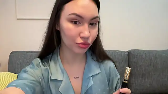 Snapshot of GIGI_BENNET chatting on 03.04.25 GIGI BENNET online show from 03.04.25