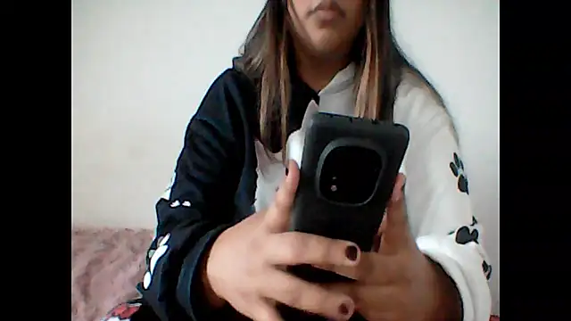 Snapshot of ArisaGonzalez chatting on 11.14.25 ArisaGonzalez online show from 11.14.25