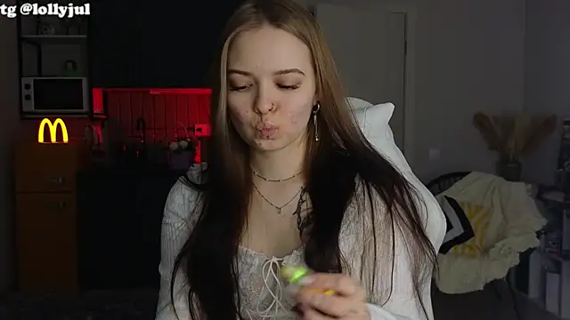 doll lol  online show from 10.15.25