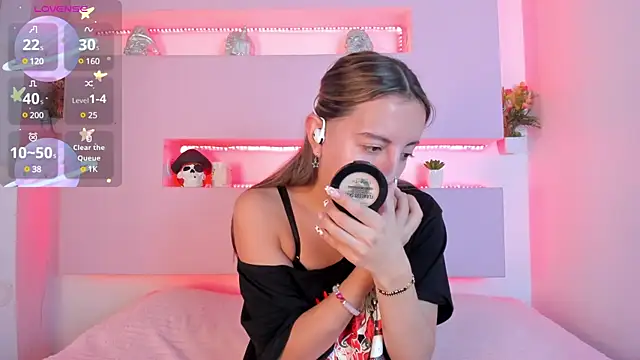 Miiaa doll online show from 03.20.25