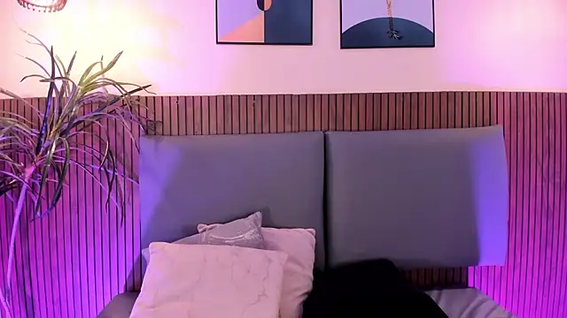 NicolleeEvanss online show from 01.15.26