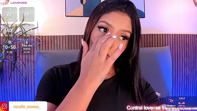 NicolleeEvanss online show from 02.20.26