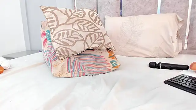 GabyyJones online show from 03.18.25