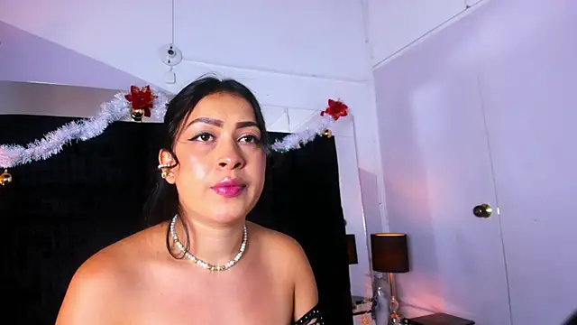 Miaa Garcia online show from 12.13.24