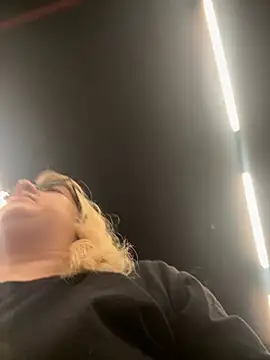 amooraaamoon online show from 01.20.25