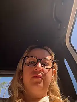 amooraaamoon online show from 02.18.25