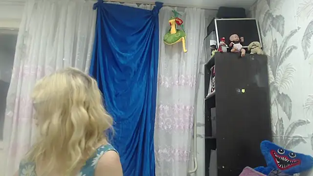 CamDiva113 online show from 10.04.25