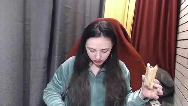 Snapshot of StacyMind chatting on 03.18.26 StacyMind online show from 03.18.26