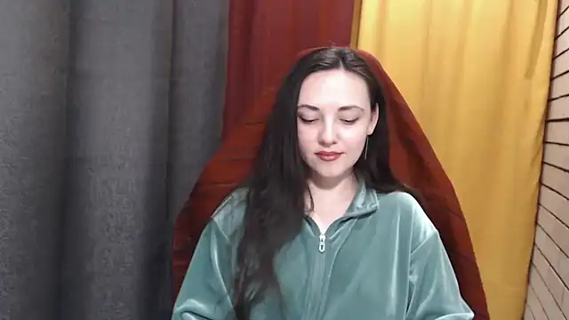 Snapshot of StacyMind chatting on 04.12.26 StacyMind online show from 04.12.26