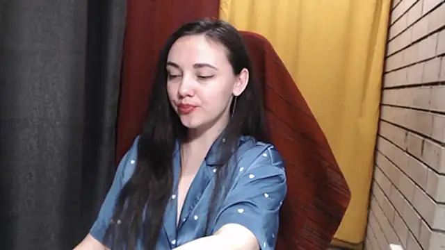 Snapshot of StacyMind chatting on 04.14.26 StacyMind online show from 04.14.26