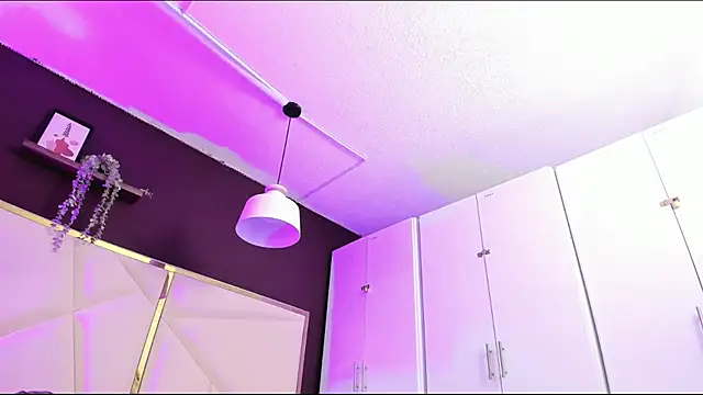 Snapshot of April_bowie chatting on 01.17.26 April bowie online show from 01.17.26