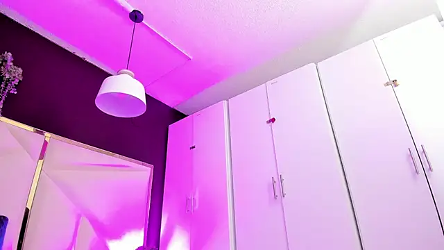 Snapshot of April_bowie chatting on 02.14.26 April bowie online show from 02.14.26