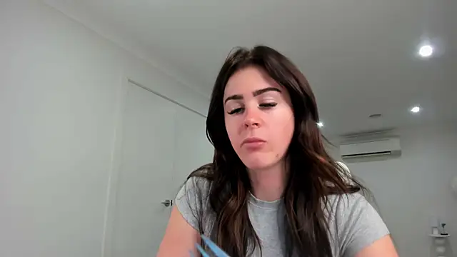 aus queen online show from 10.25.25