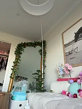 aus queen online show from 04.21.26