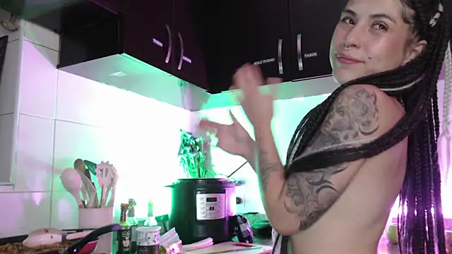 Snapshot of Hellen_dumont chatting on 02.19.25 Hellen dumont online show from 02.19.25