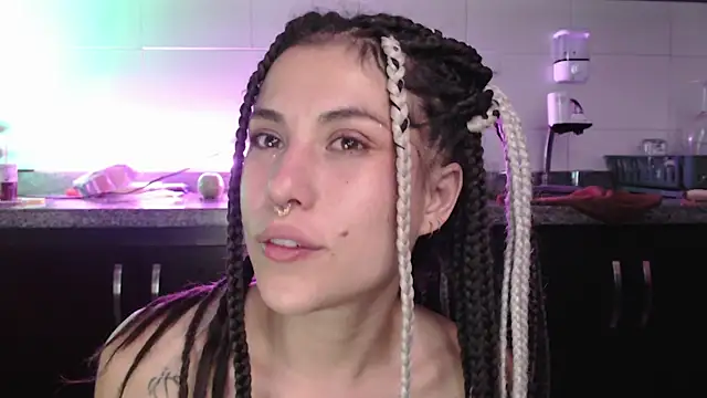 Snapshot of Hellen_dumont chatting on 02.19.25 Hellen dumont online show from 02.19.25